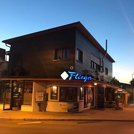 Musikbuehne Flieger - Das Konzept - Loften In Einer Kneipe Tettnang Exterior foto
